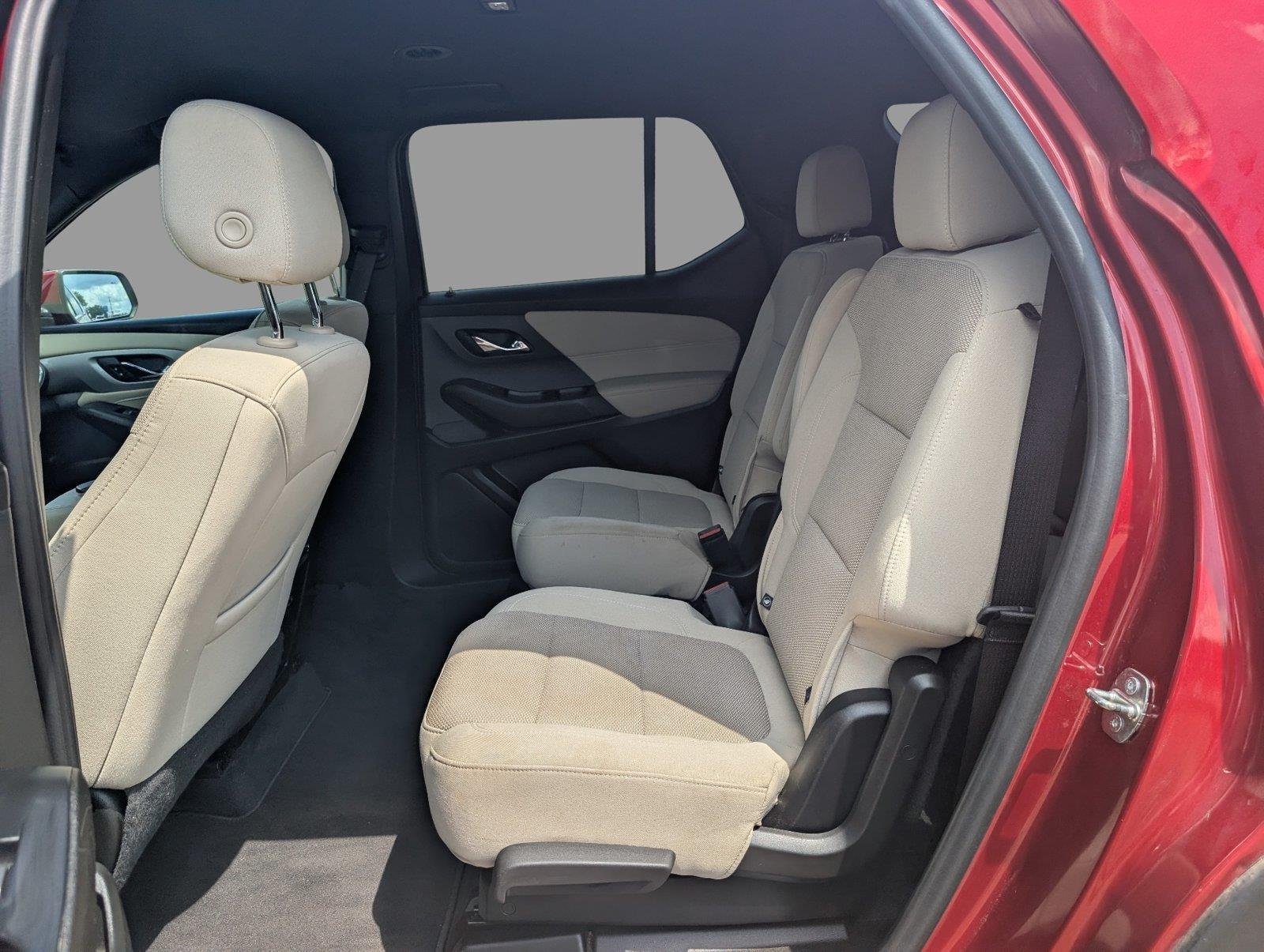 Used 2023 RADIANT RED TINTCOAT Chevrolet LT Cloth image 32