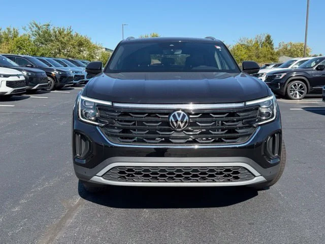 New 2026 Deep Black Pearl Volkswagen 2.0T SE W/TECHNOLOGY image 2