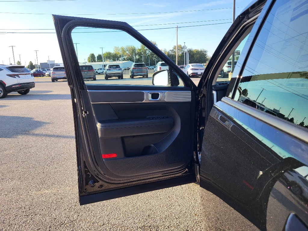 New 2027 Phantom Black Hyundai SEL image 22