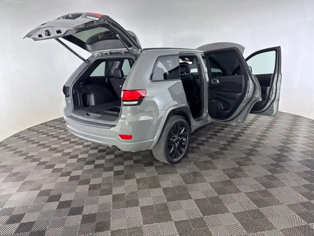Used 2022 Gray Jeep Laredo X image 16