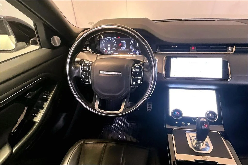 Used 2020 White Land Rover R-Dynamic HSE image 5