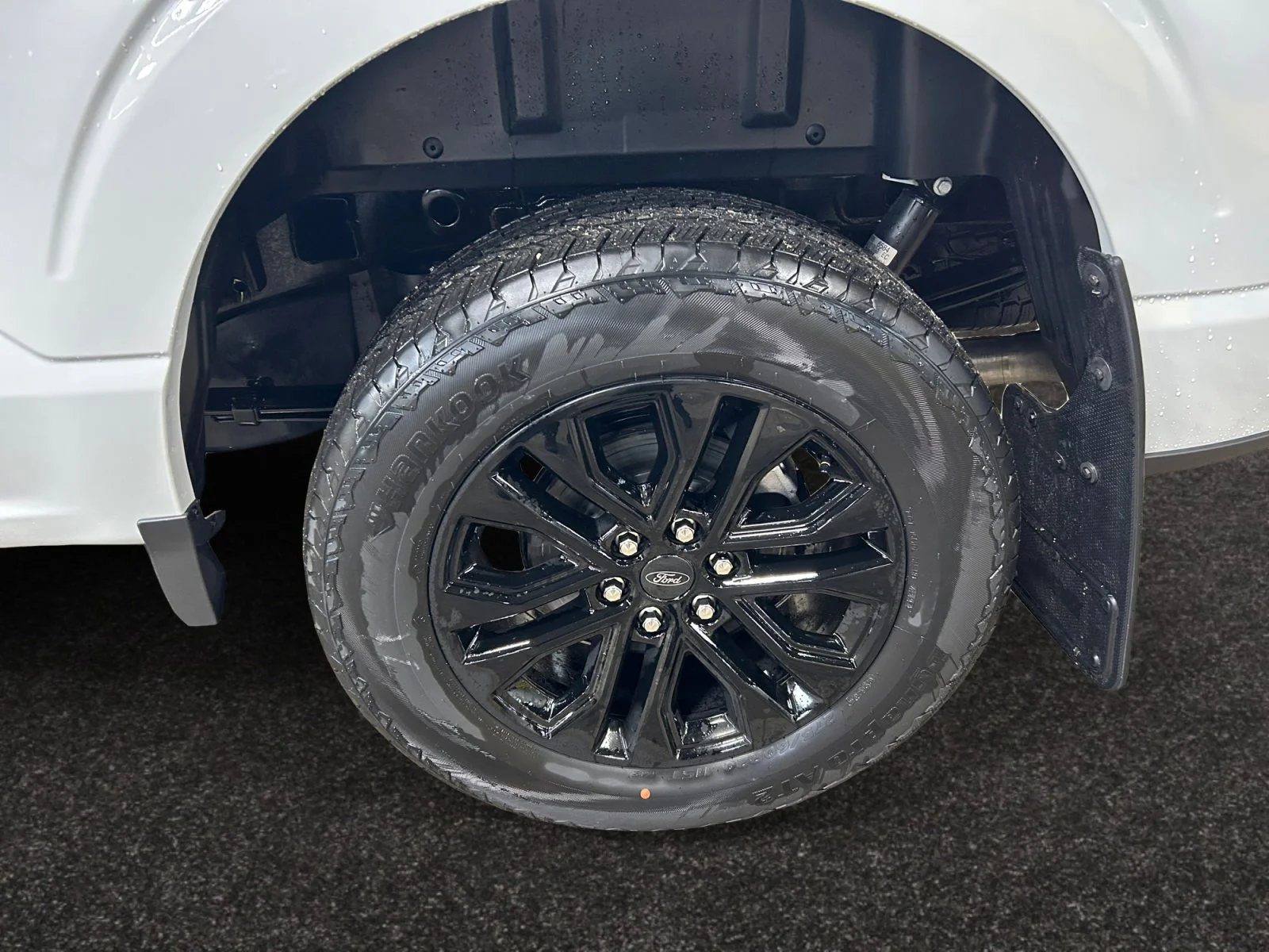 New 2026 Avalanche Ford Lariat image 9