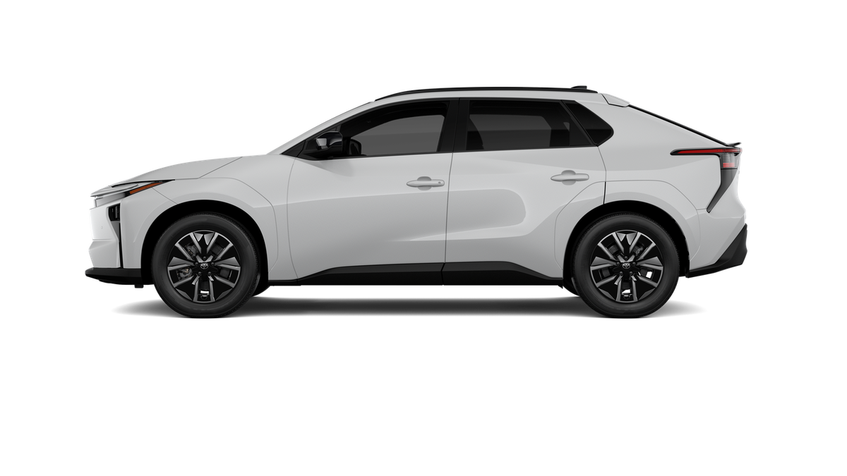 New 2027 Wind Chill Pearl Toyota XLE image 4