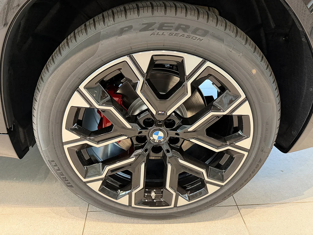 New 2026 Black Sapphire Metallic BMW 30 xDrive image 7
