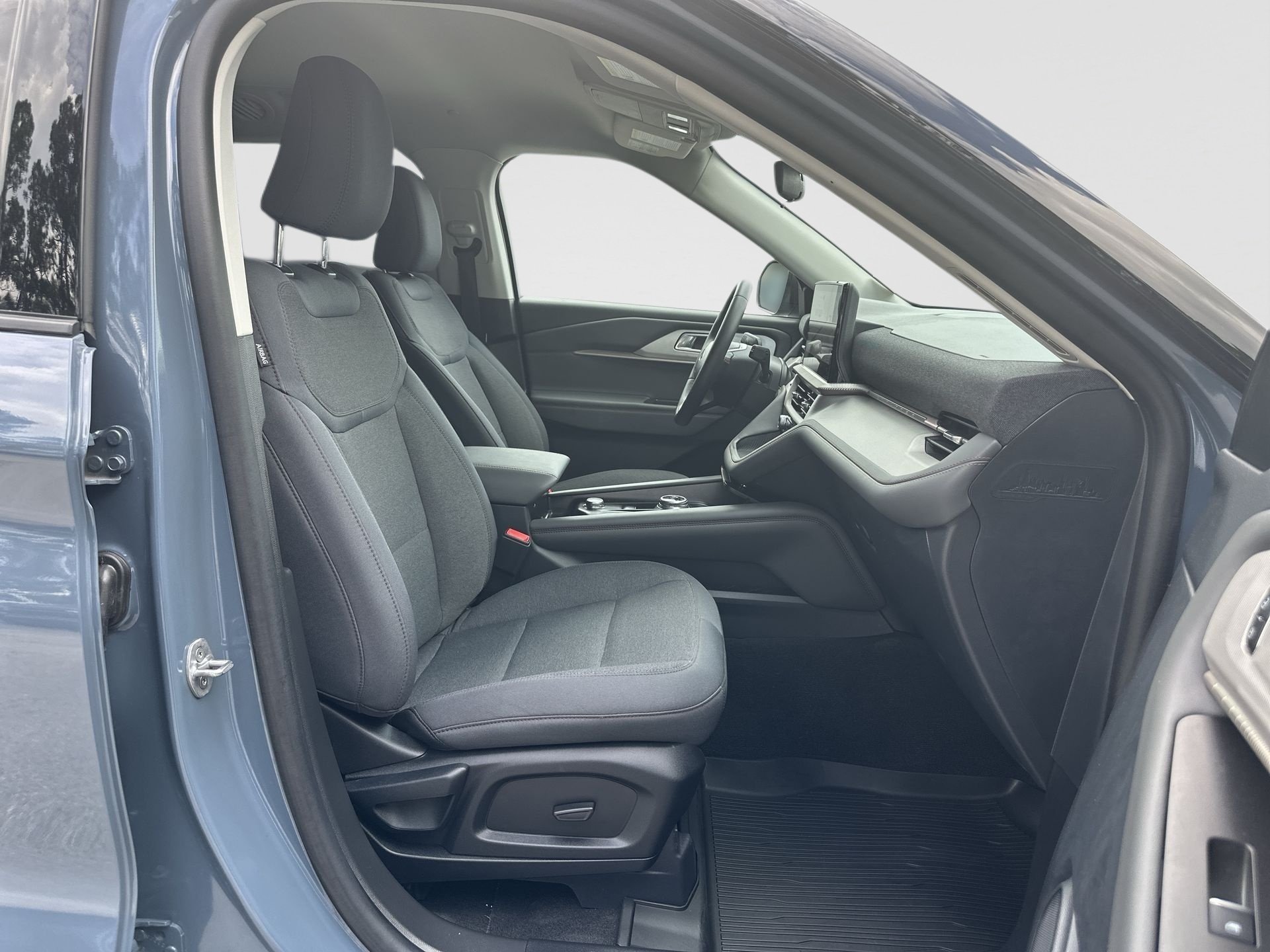 2025 Ford Explorer Active - Photo 27