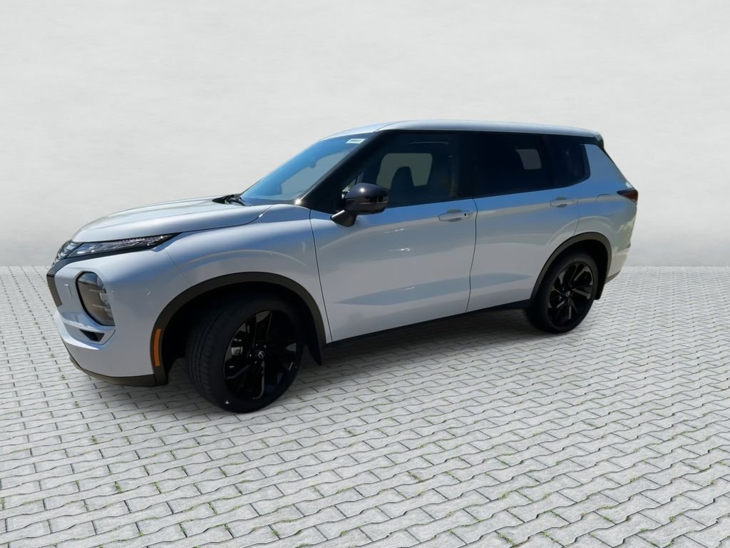 New 2026 White Nissan SL image 5