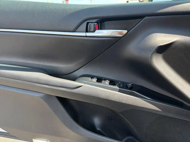 Used 2019 White Toyota SE image 13