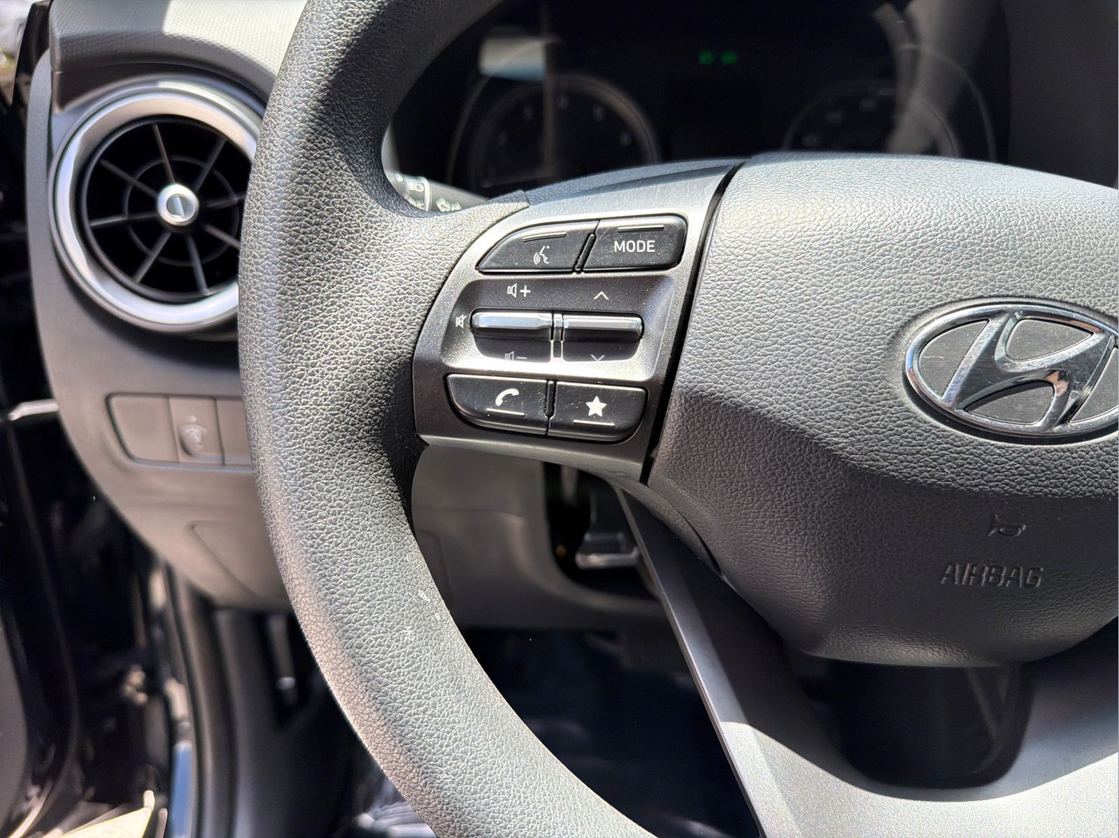Used 2023 Abyss Black Hyundai SEL image 15