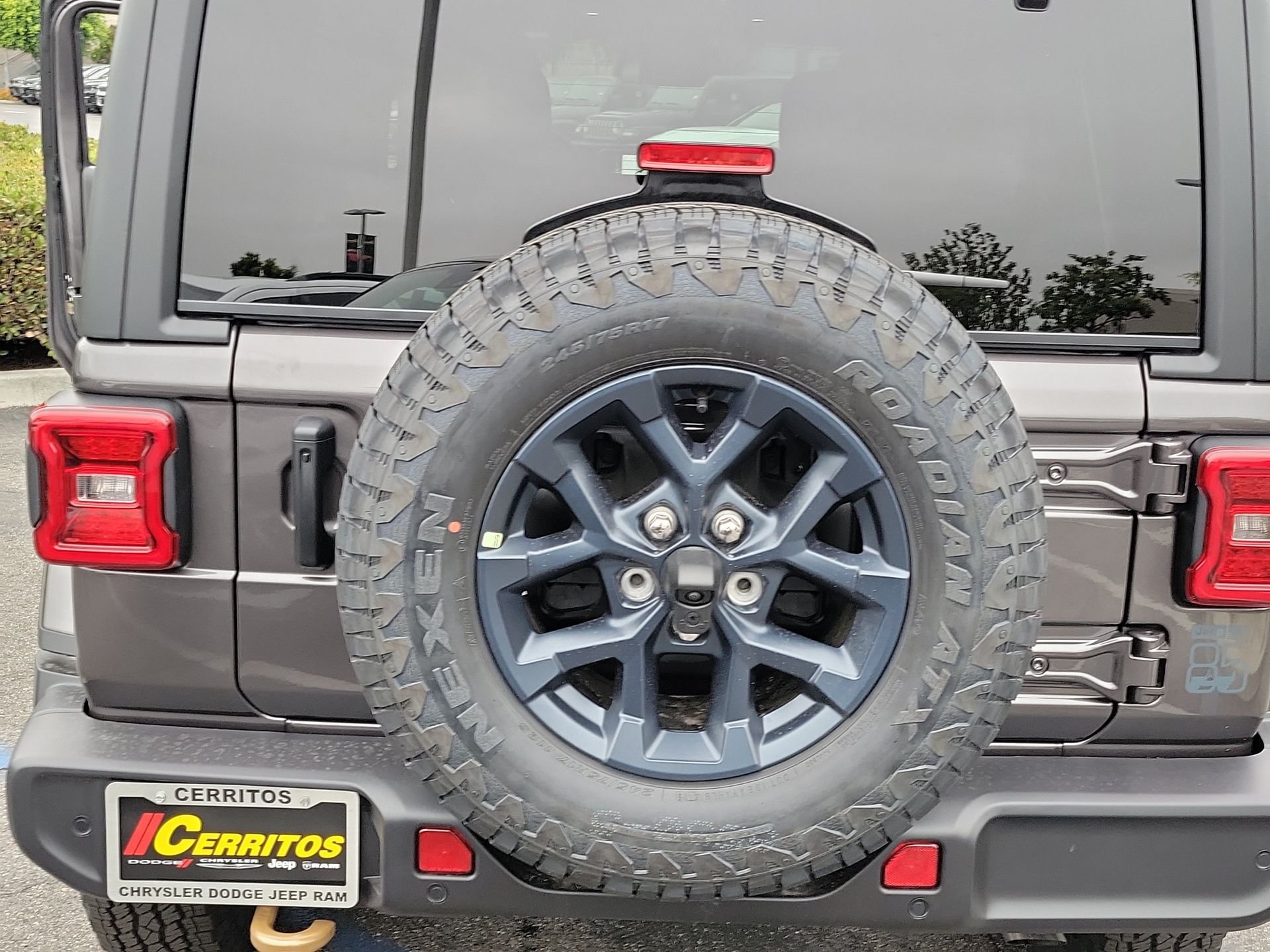 New 2026 Granite Crystal Metallic Clear-Coat Exterior Paint Jeep 85th Anniversary Edition image 19