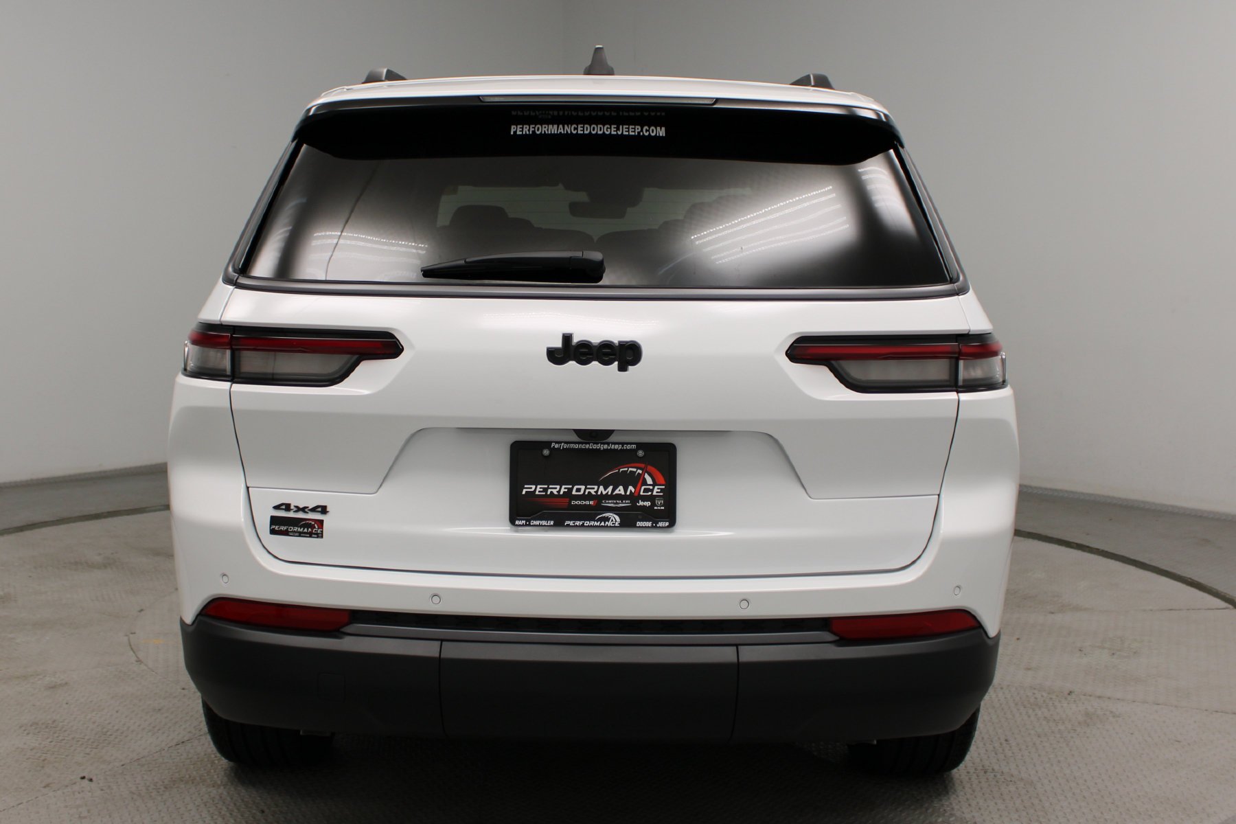 New 2026 Bright White Clear-Coat Exterior Paint Jeep Limited 4x4 image 8
