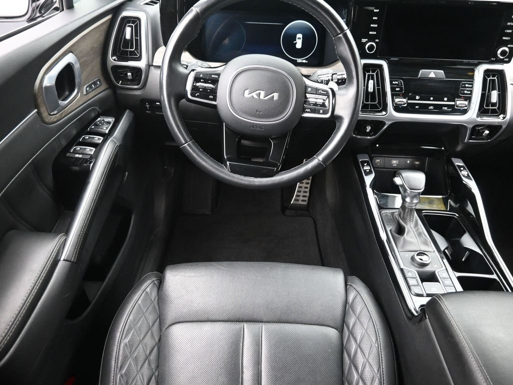 Used 2023 White Kia X-Line SX Prestige image 15