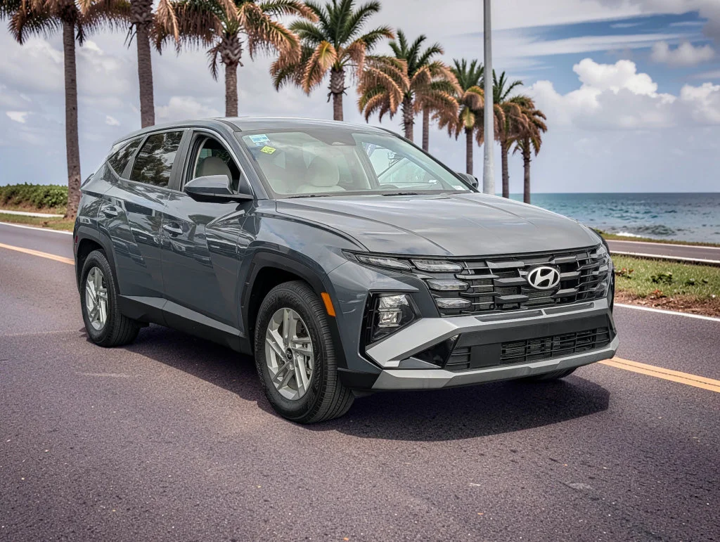 Used 2025 Gray Hyundai SE image 4