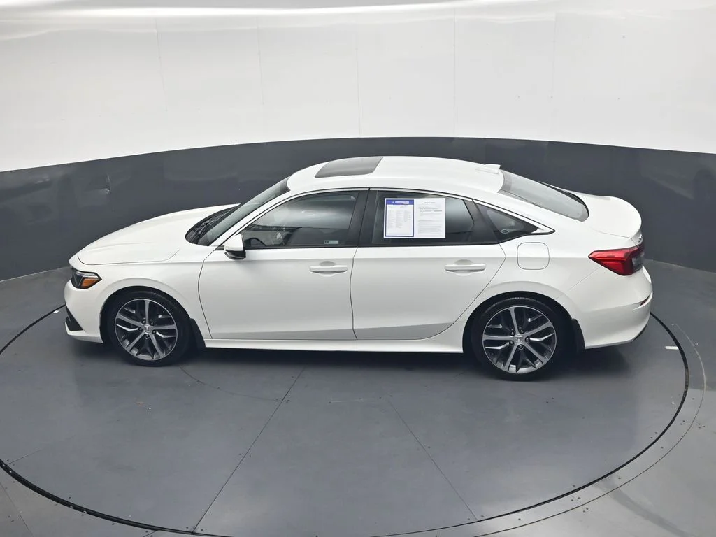 Used 2023 Platinum White Pearl Honda Touring image 24