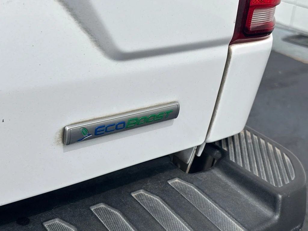 Used 2019 White Ford XL image 25