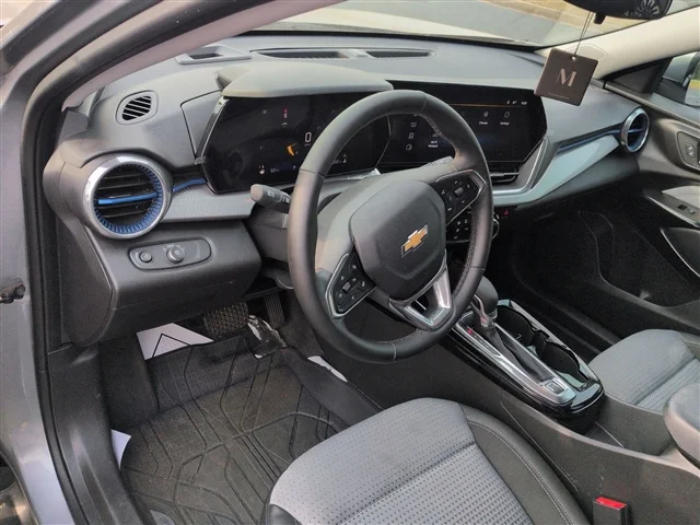 Used 2025 Sterling Gray Metallic Chevrolet LT image 10