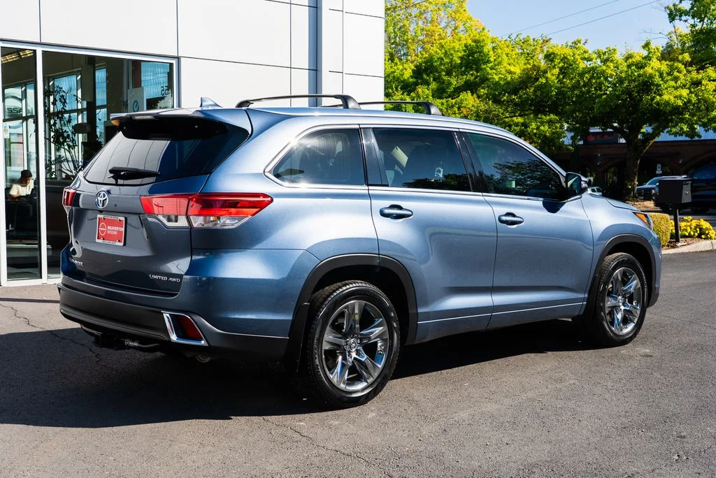 Used 2017 Blue Toyota Limited Platinum image 6