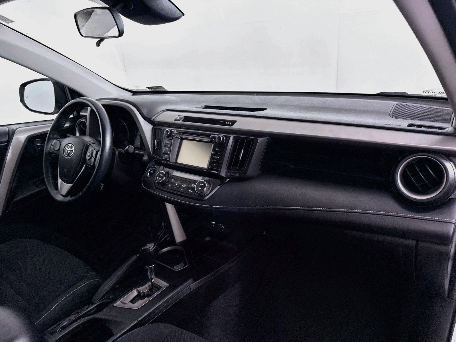 Used 2018 Super White Toyota XLE image 42