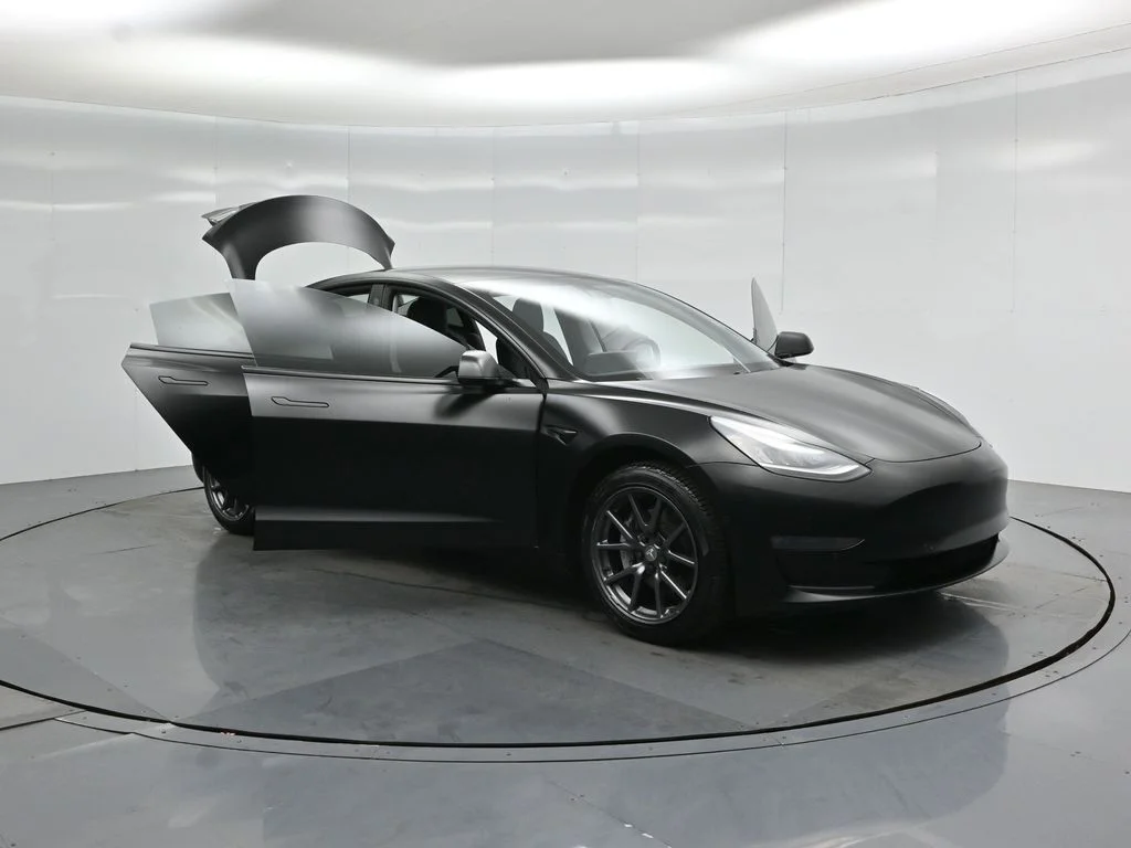 Used 2019 White Tesla Standard Range Plus image 24