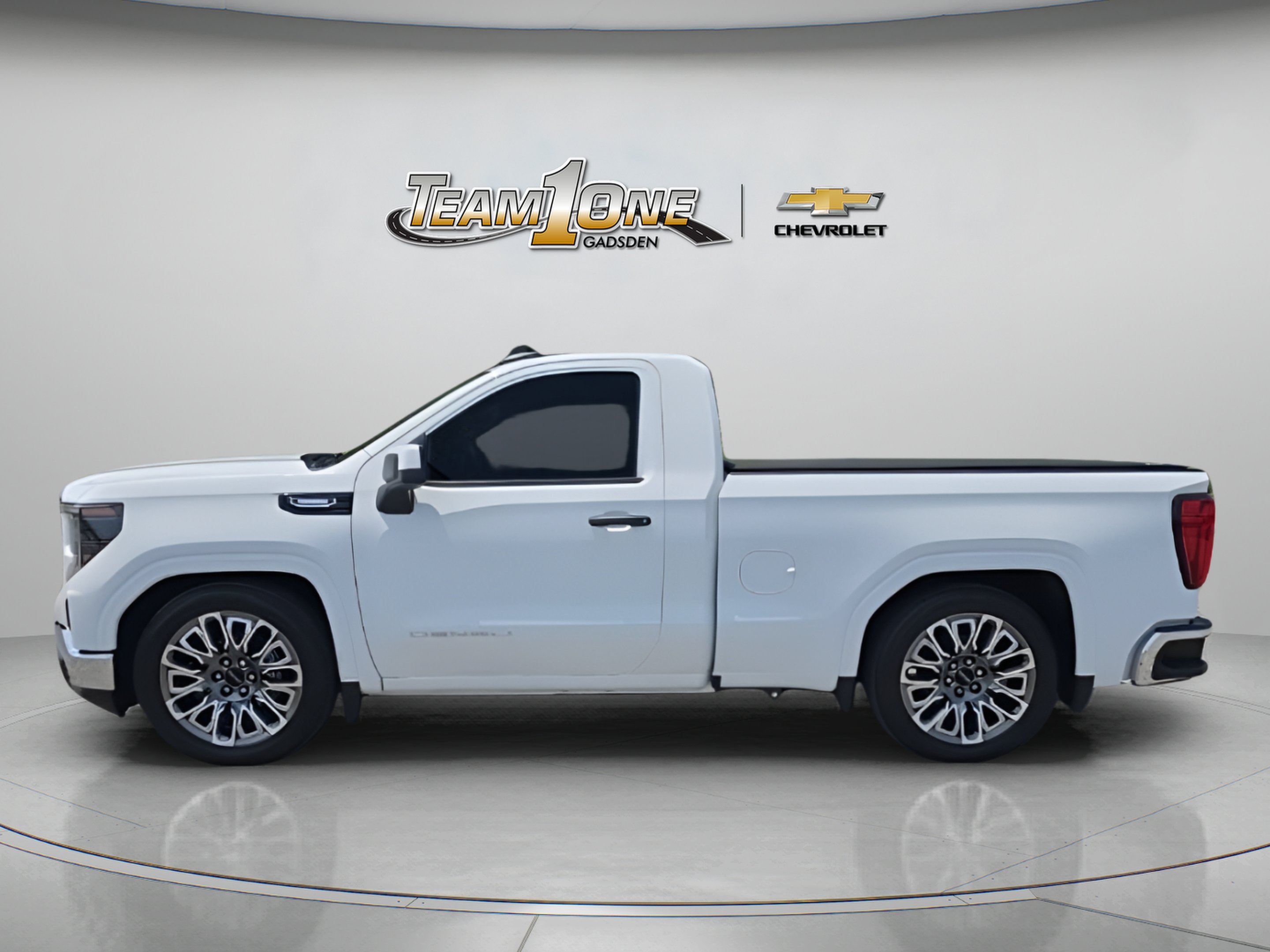 Used 2026 Summit White GMC Pro image 4