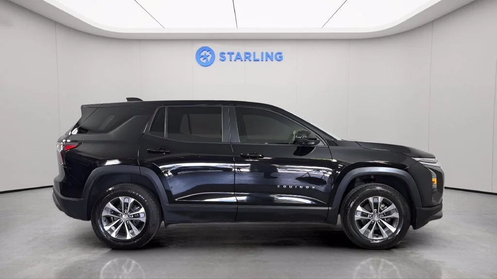 2025 Chevrolet Equinox LT - Photo 12
