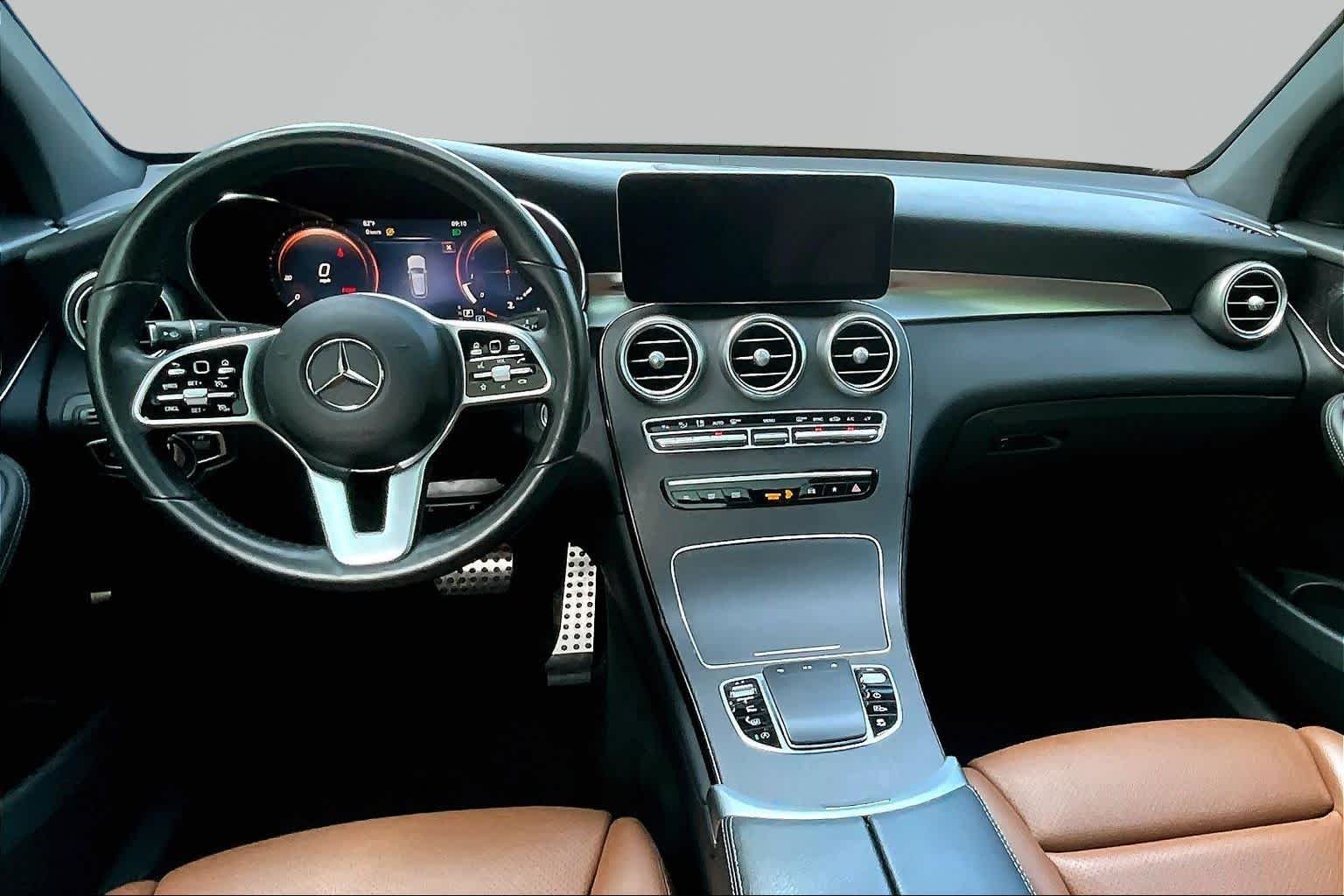 Used 2022 Graphite Grey Metallic Mercedes-Benz GLC 300 image 16