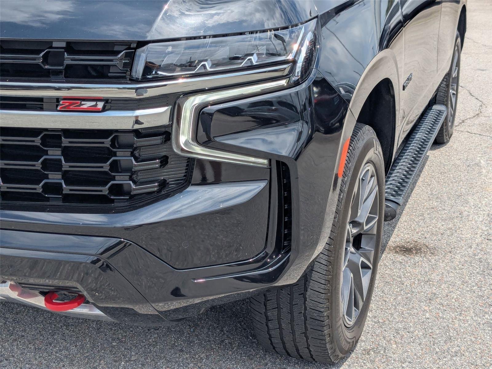 Used 2022 Black Chevrolet Z71 image 9
