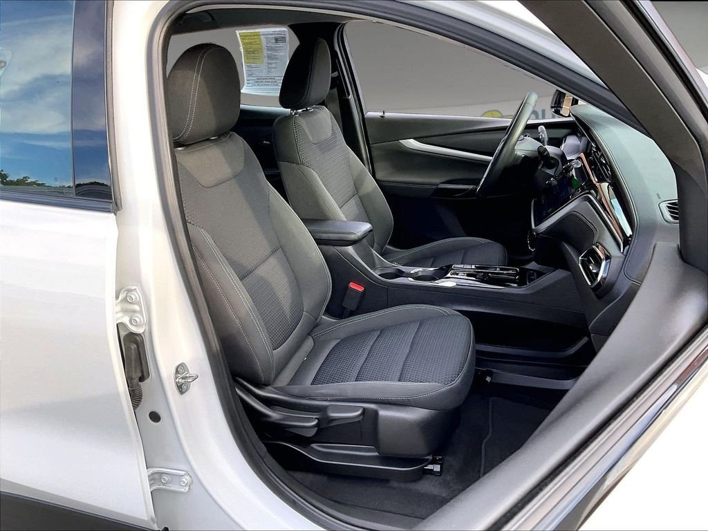 Used 2022 White Chevrolet LT image 11