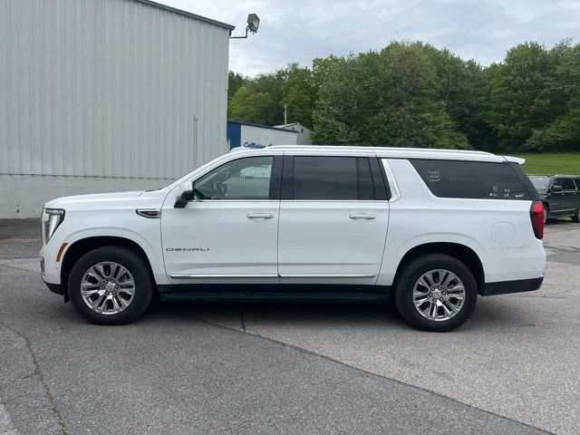 Used 2025 White GMC Denali image 9