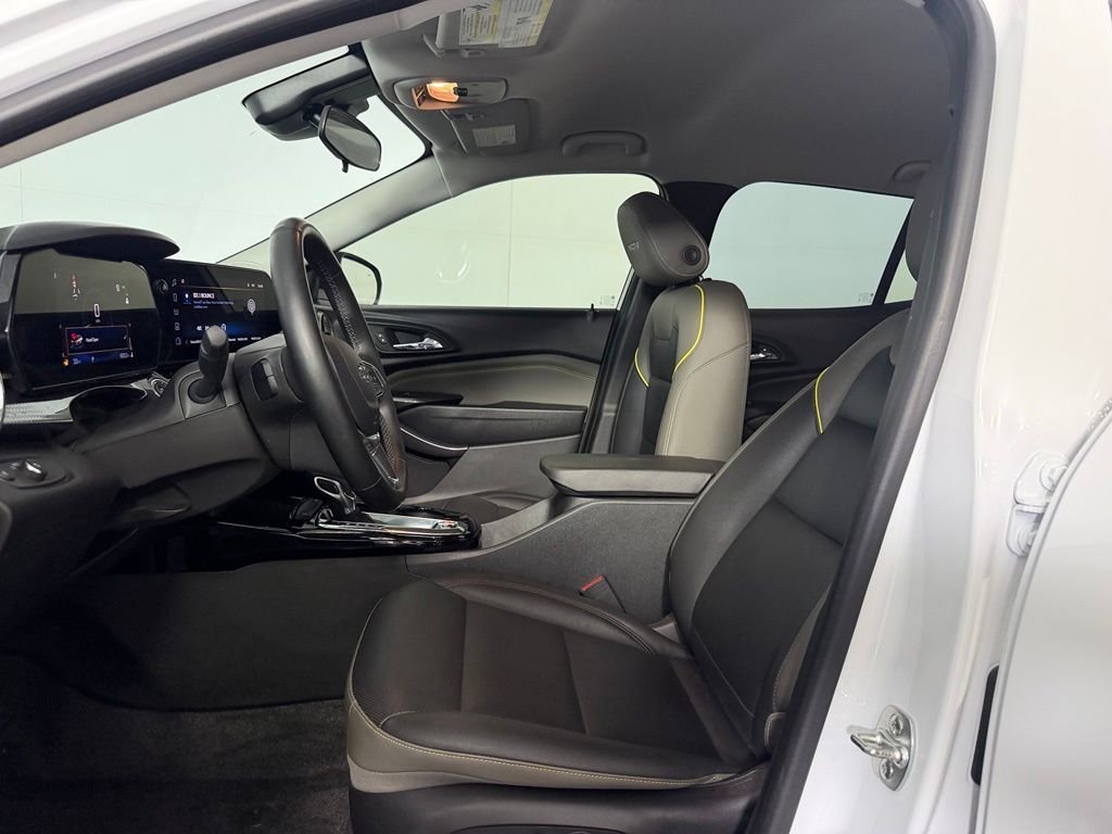 Certified Used 2025 White Chevrolet ACTIV image 21