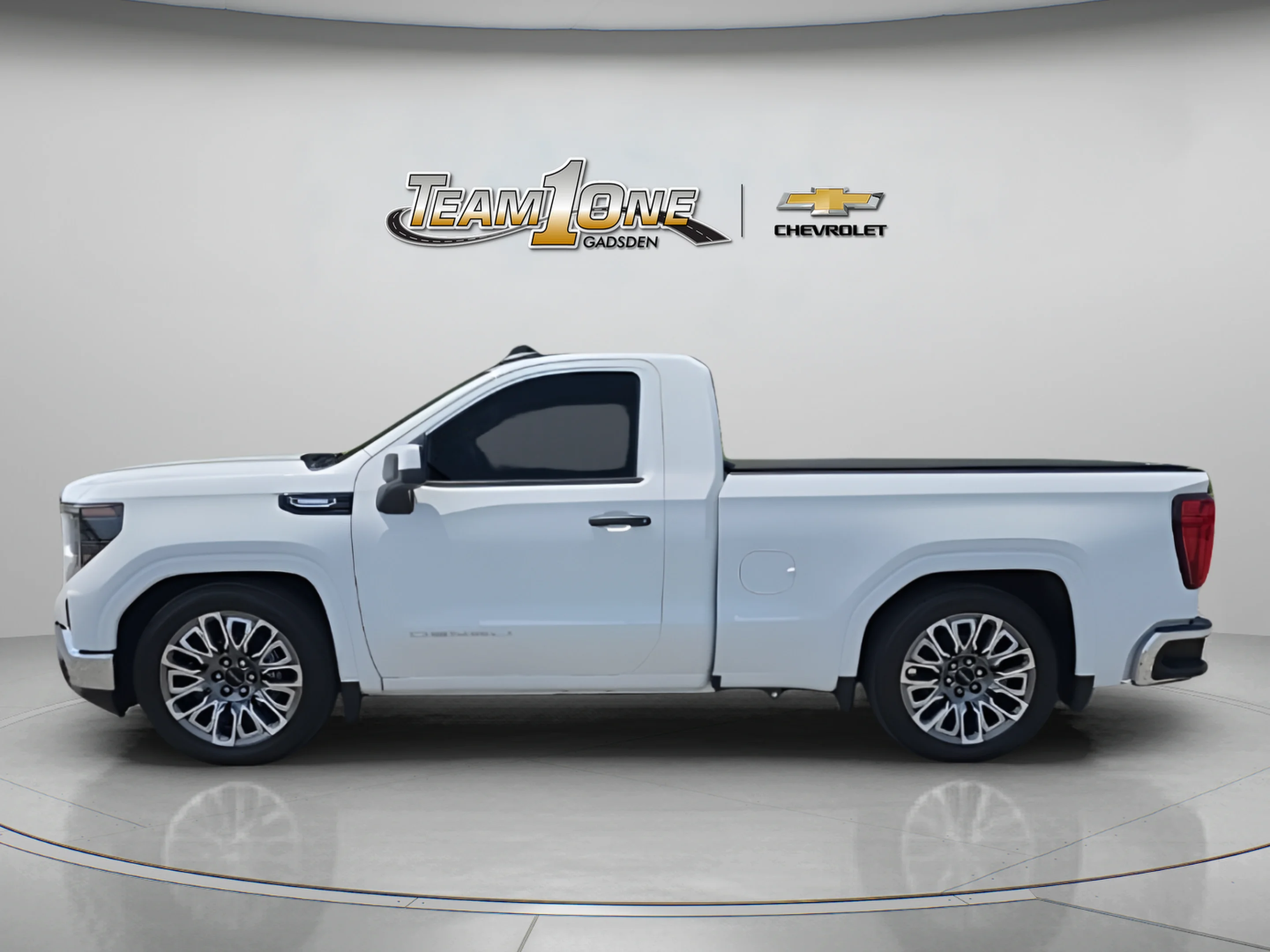 Used 2026 Summit White GMC Pro image 4