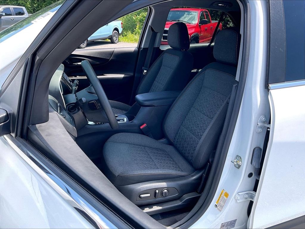 Used 2023 Summit White Chevrolet LT image 9