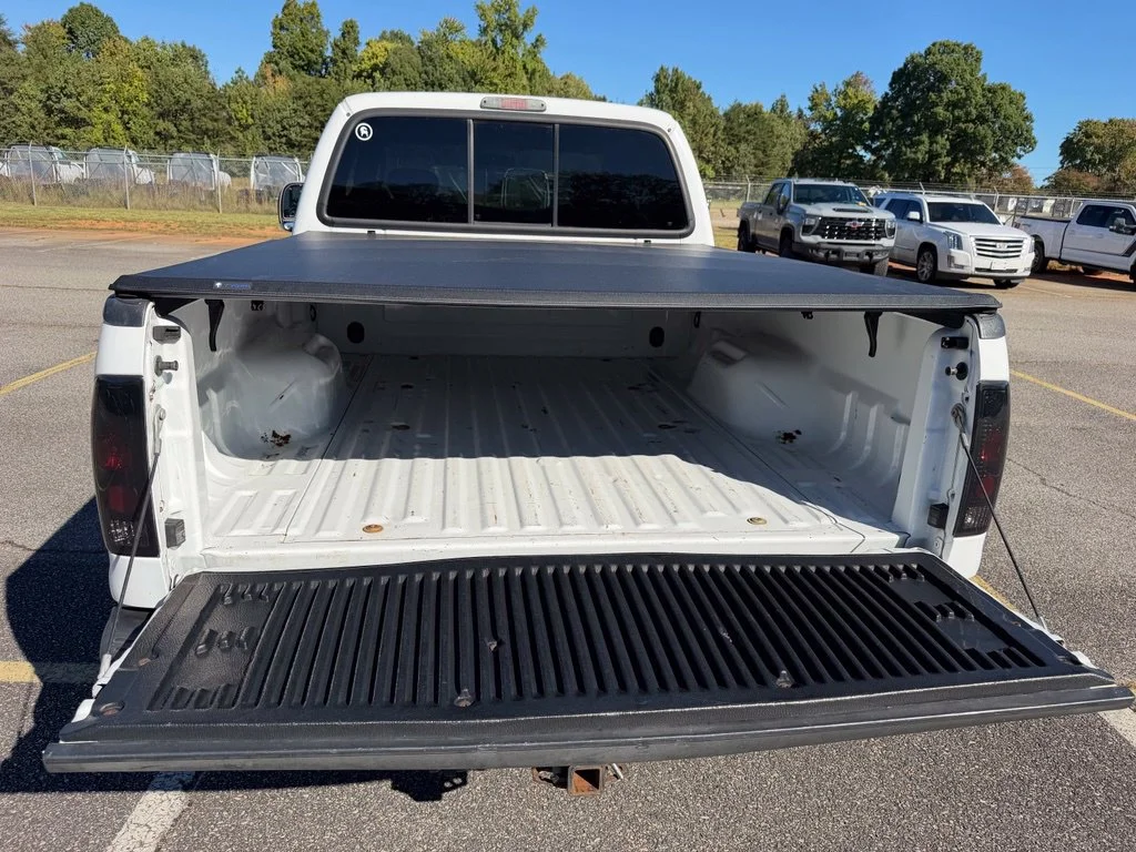 Used 2007  Ford XL image 14