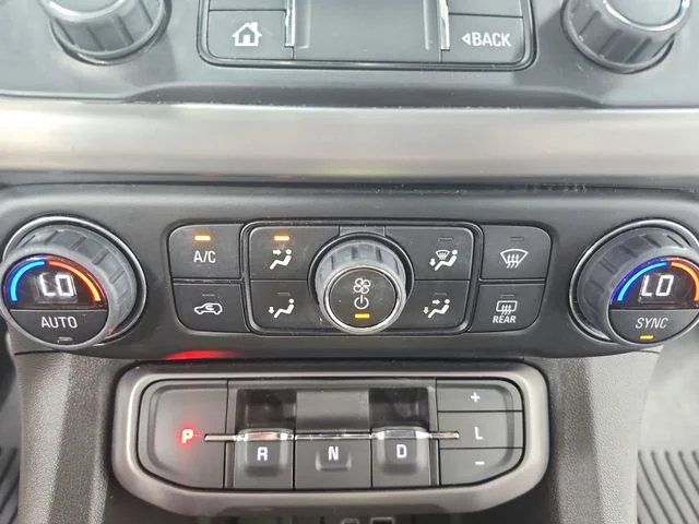 Used 2023 White GMC AT4 image 33