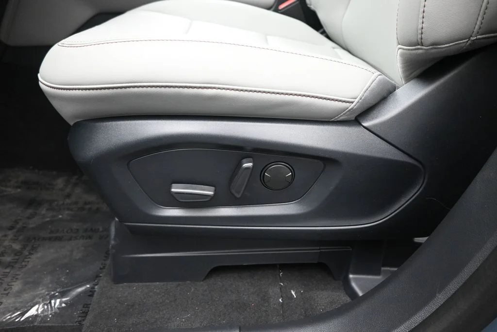 New 2026 Vapor Blue Metallic Ford Active image 10