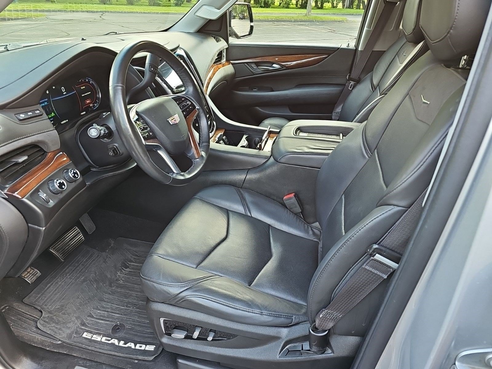 Used 2016 Radiant Silver Metallic Cadillac Luxury Collection image 18