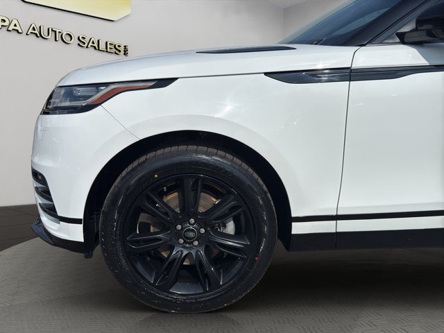 Used 2022 White Land Rover R-Dynamic S image 24
