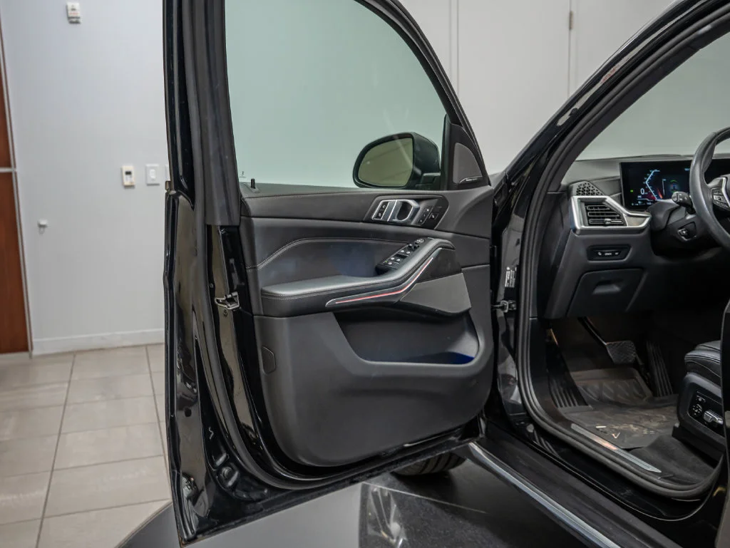 Used 2024 Black Sapphire Metallic BMW xDrive40i image 30