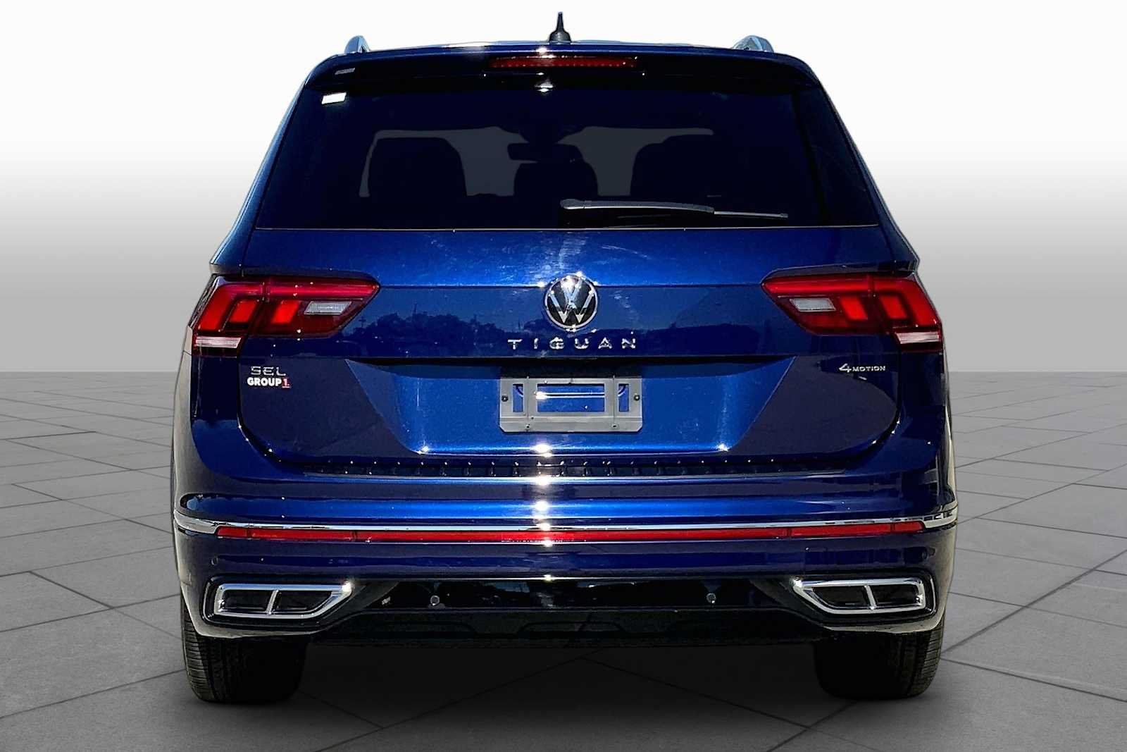 Used 2024 Atlantic Blue Metallic Volkswagen SEL R-Line image 4
