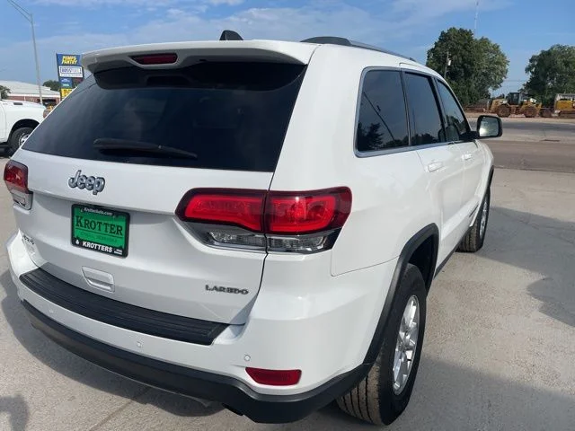 Used 2020 White Jeep Laredo E image 3