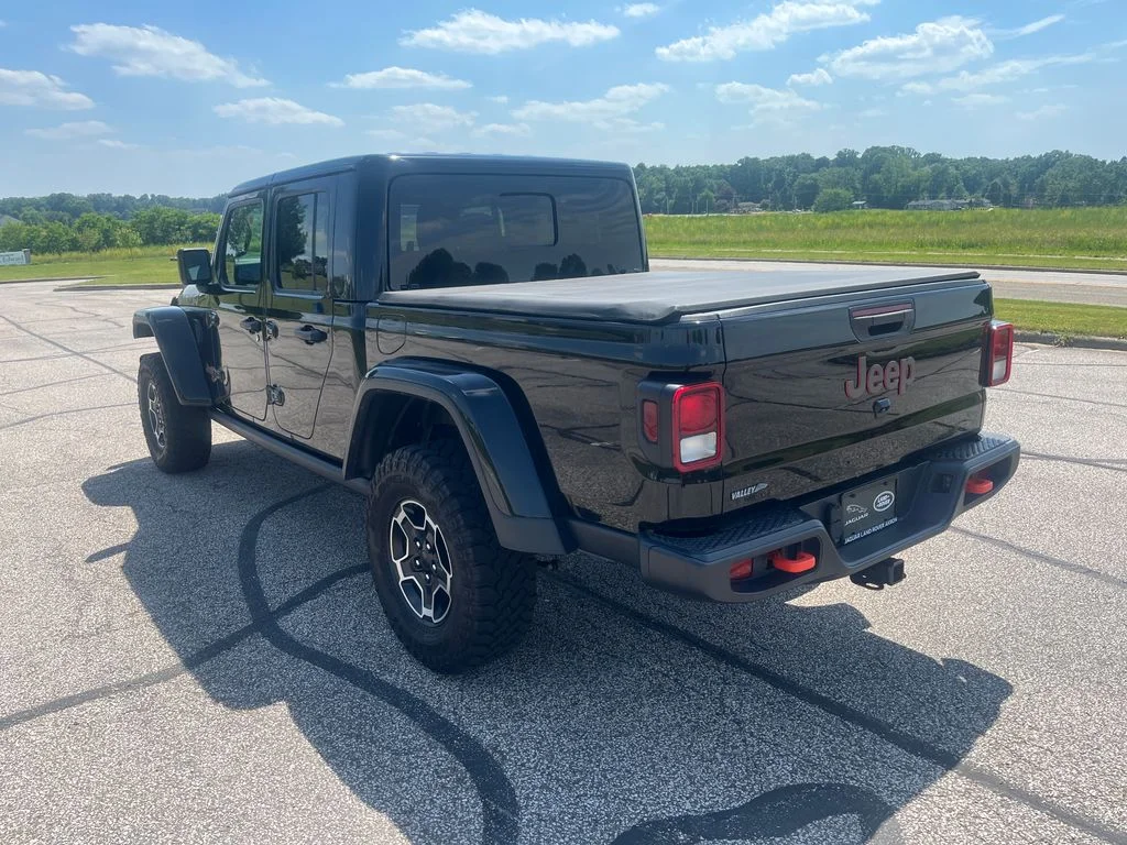 Used 2023 Black Jeep Mojave image 3