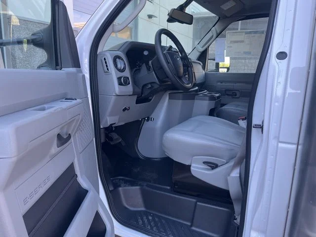 New 2026 Oxford White Ford Base image 9