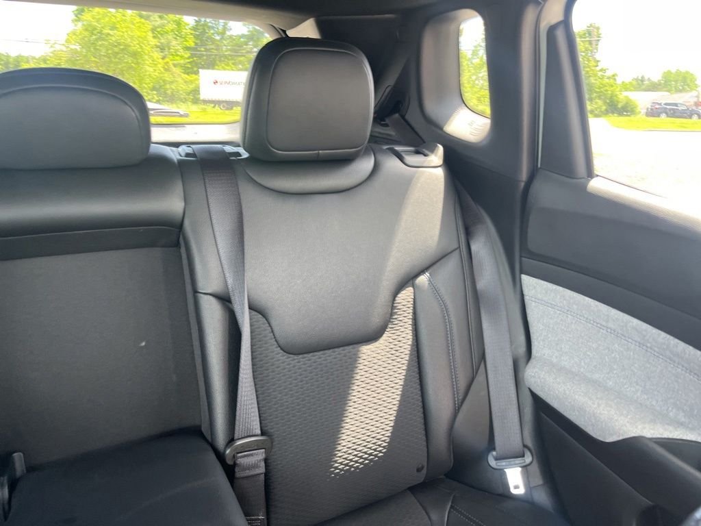 Used 2024 White Jeep Latitude image 16