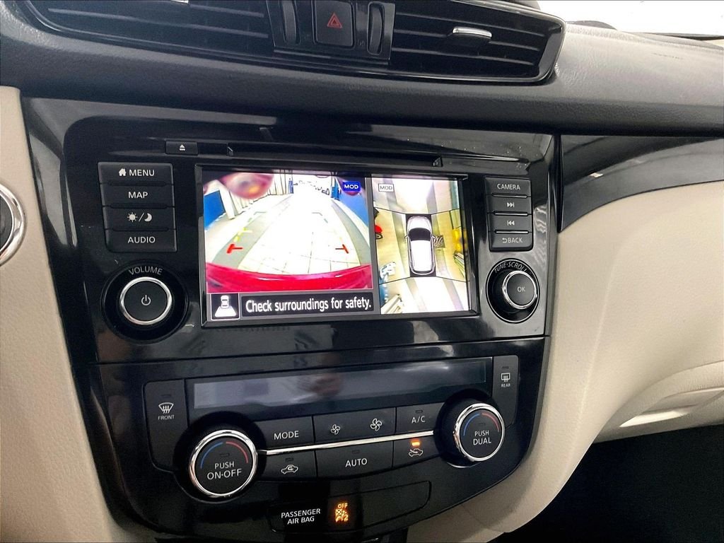 Used 2021 Red Nissan SL image 19