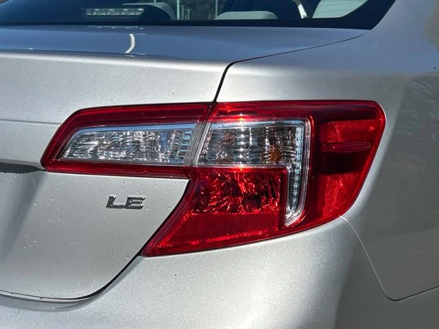Used 2012 Silver Toyota LE image 11