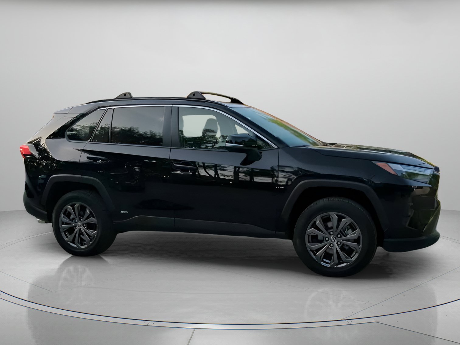 Used 2023 Midnight Black Metallic Toyota Hybrid XLE Premium image 33