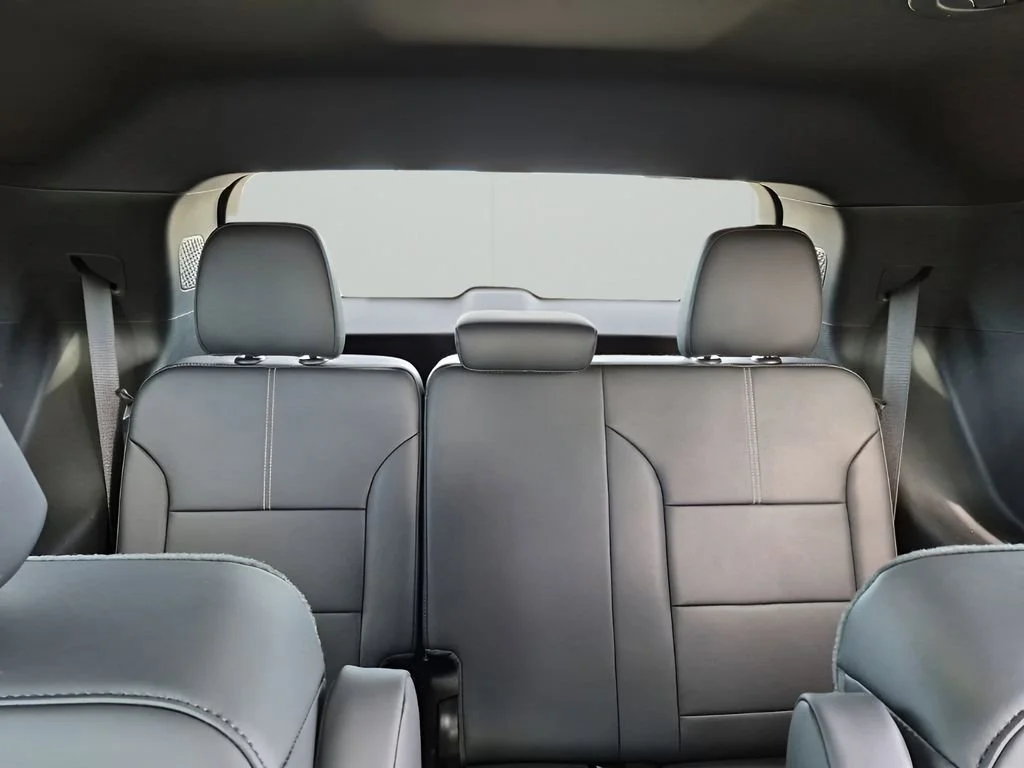 New 2026 Sterling Metallic GMC Elevation image 28