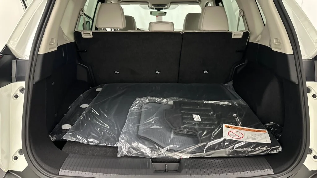 Used 2023 White Nissan SV image 13