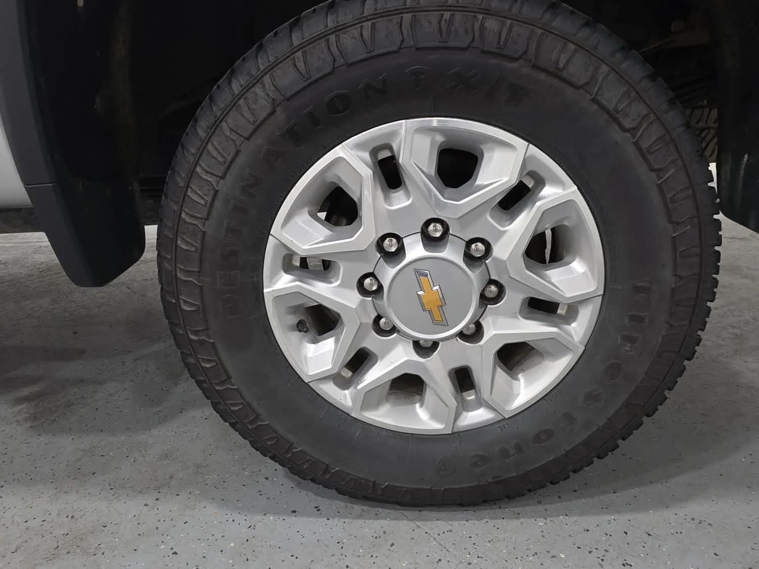Used 2022 Silver Ice Metallic Chevrolet LTZ image 16