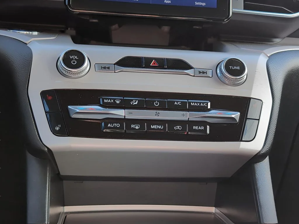 Used 2023 Oxford White Ford XLT image 20