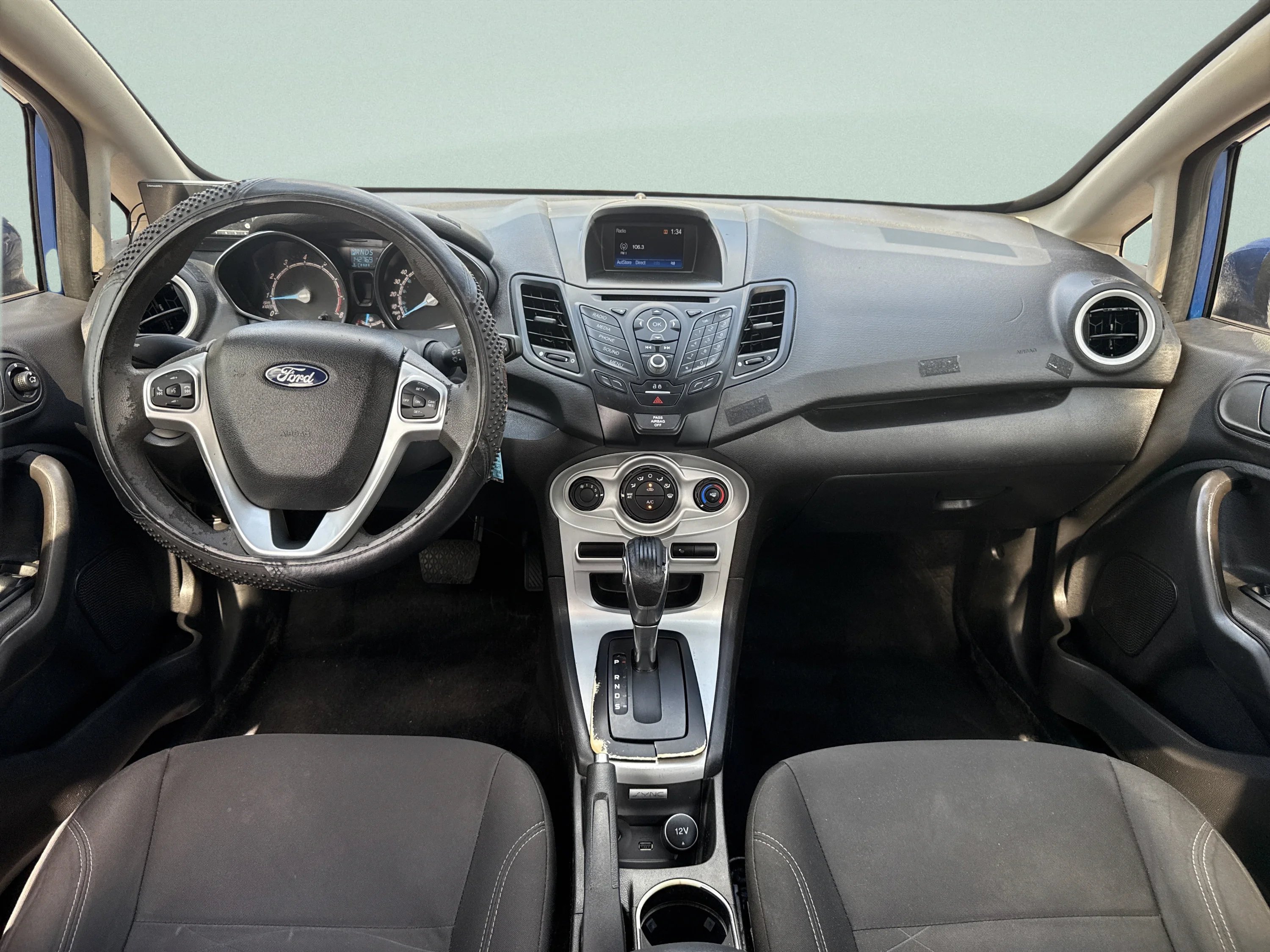 Used 2018 Lightning Blue Metallic Ford SE image 18